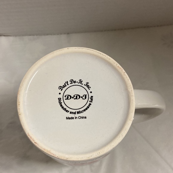 Dat’l Do It Festive Christmas Mug Cup Red Truck with Christmas Tree in Back 14oz - Picture 6 of 6